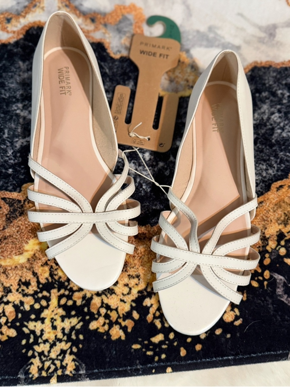 White Women's Cream Strappy Flats- 11W